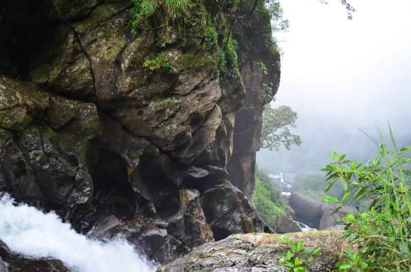 Urakkuzhi Water Falls, Kakkayam Dam, TravelWithaCouple